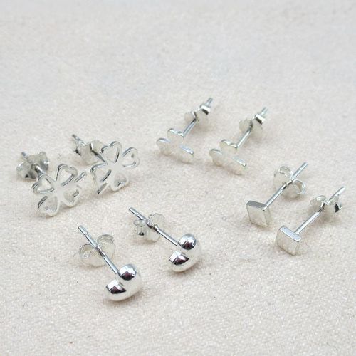 S925 sterling silver four-leaf clover earrings for women, simple ear sticks, men's compact ear piercing earrings, love earrings, silver jewelry