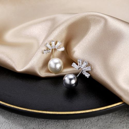 Pearl zircon brooch v-neck anti-exposure buckle small safety pin cardigan buckle decorative fixed clothing accessories collar pin for women