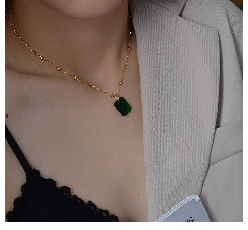 Retro Light Luxury All-match Peacock Emerald Gem Pendant Minimalist Titanium Steel Necklace display picture 1