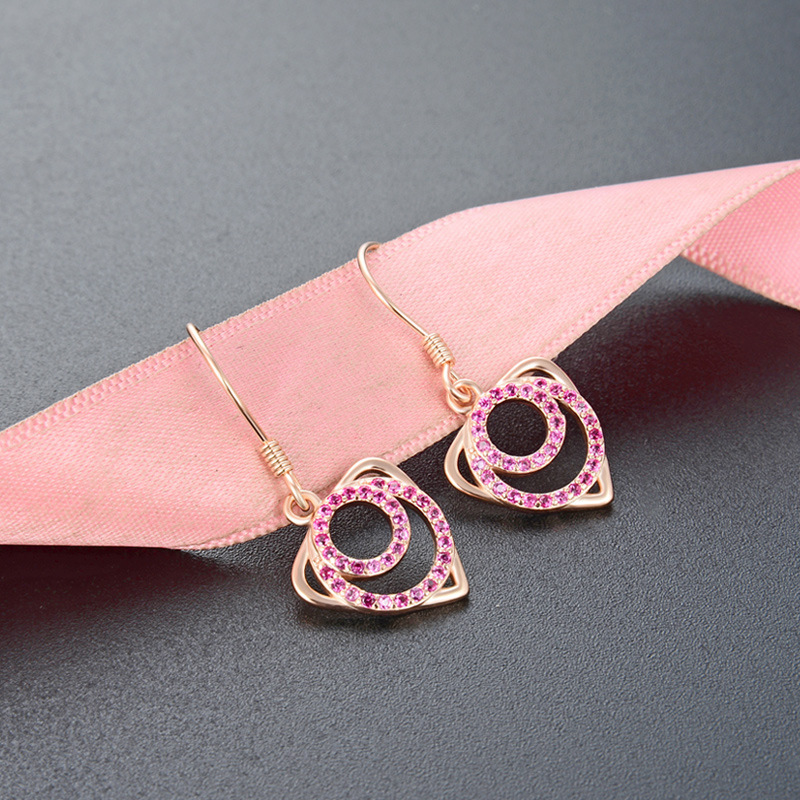 Corea del Sur Dongdaemun s925 pendientes de plata ins estilo de moda de lujo ligero pendientes en forma de corazón de las mujeres elegantes joyas de diamantes incrustados