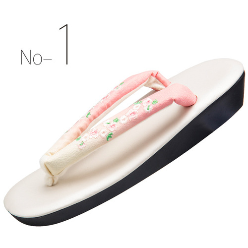 2020 New Product Gradient Embroidered Slip-on with Durable Rubber Sole and Wear-resistant Straw Sandals