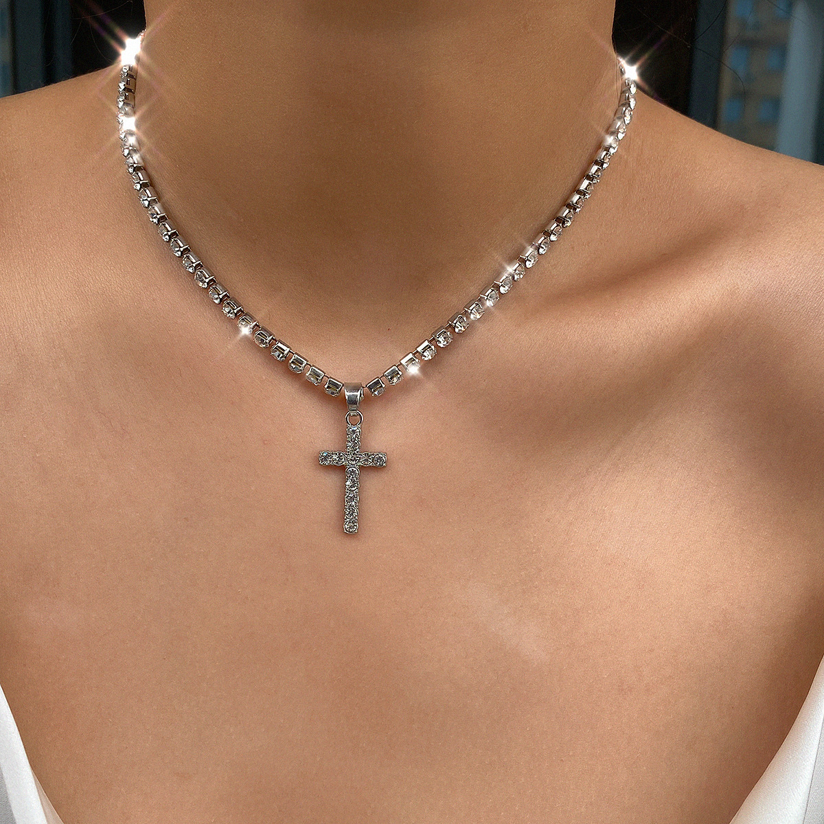 New Simple Item Decorated With Diamond Cross Short Clavicle Necklace Female display picture 24