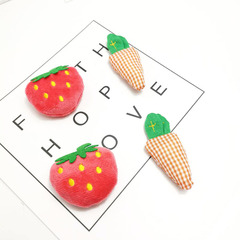 新款卡通胡蘿蔔配件兒童衣服裝飾品清新毛絨草莓鞋襪帽輔料批發