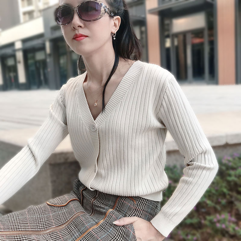 2020 Autumn new pattern knitting Cardigan Net Red coat Show thin Long sleeve jacket Korean Edition have cash less than that is registered in the accounts Self cultivation sweater