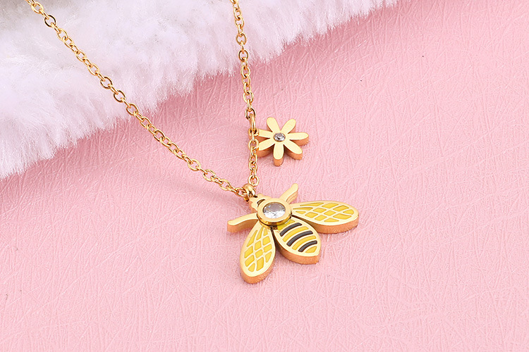 Kalen Ornament New Fashion Popular Titanium Steel Bee Clavicle Women Necklace Animal Accessories Set