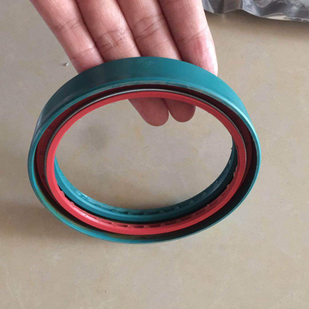 95.25x114.3x20法士特变速箱后油封(一体)4