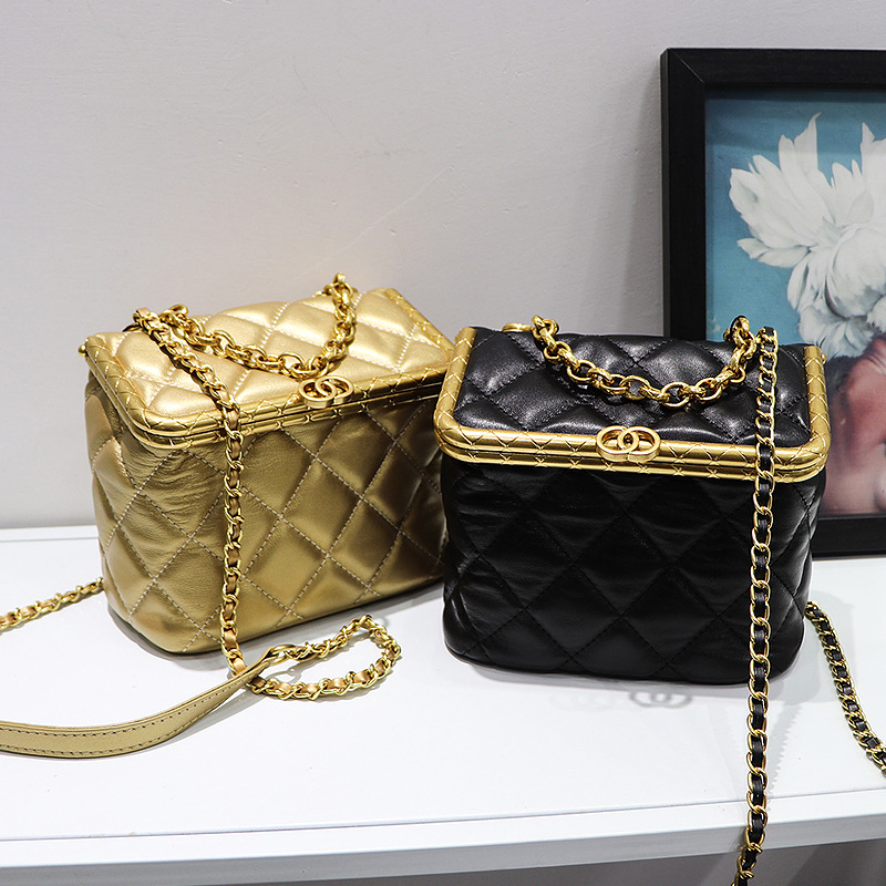 2020早秋新款女包真皮小香风菱格晚宴包链条夹子包手提单肩斜跨包