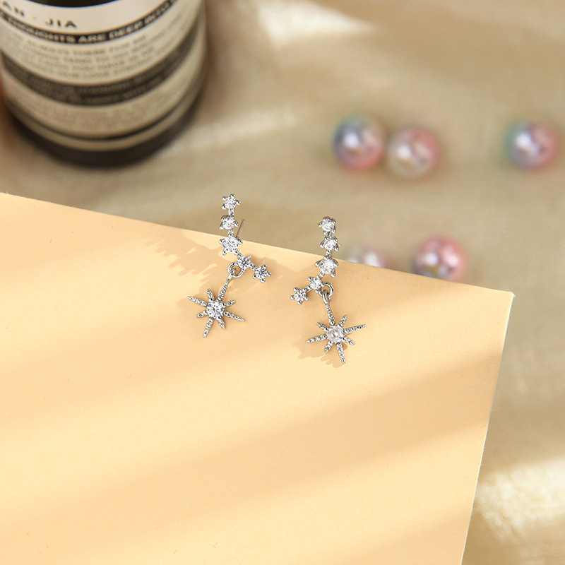 Korean Fashion Diamond Earrings display picture 6