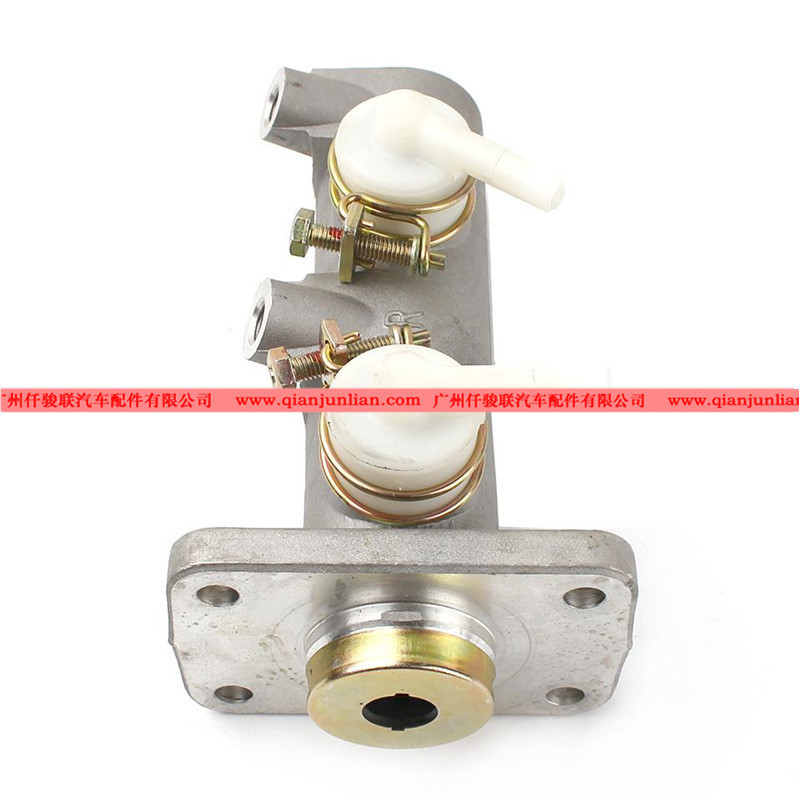 适用江铃配件江铃凯运N800制动总泵凯运刹车总泵N800制动总缸N804