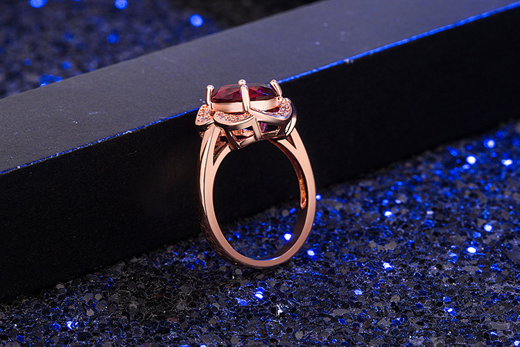 Micro Inlaid Rose Ruby Flower Ring Rose Gold Luxury Ring Jewelry display picture 5