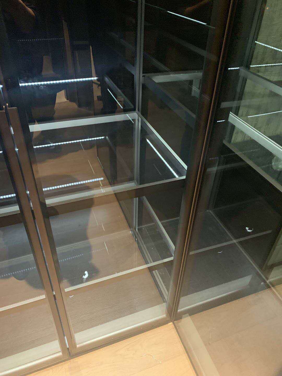 Transparent glass cabinet