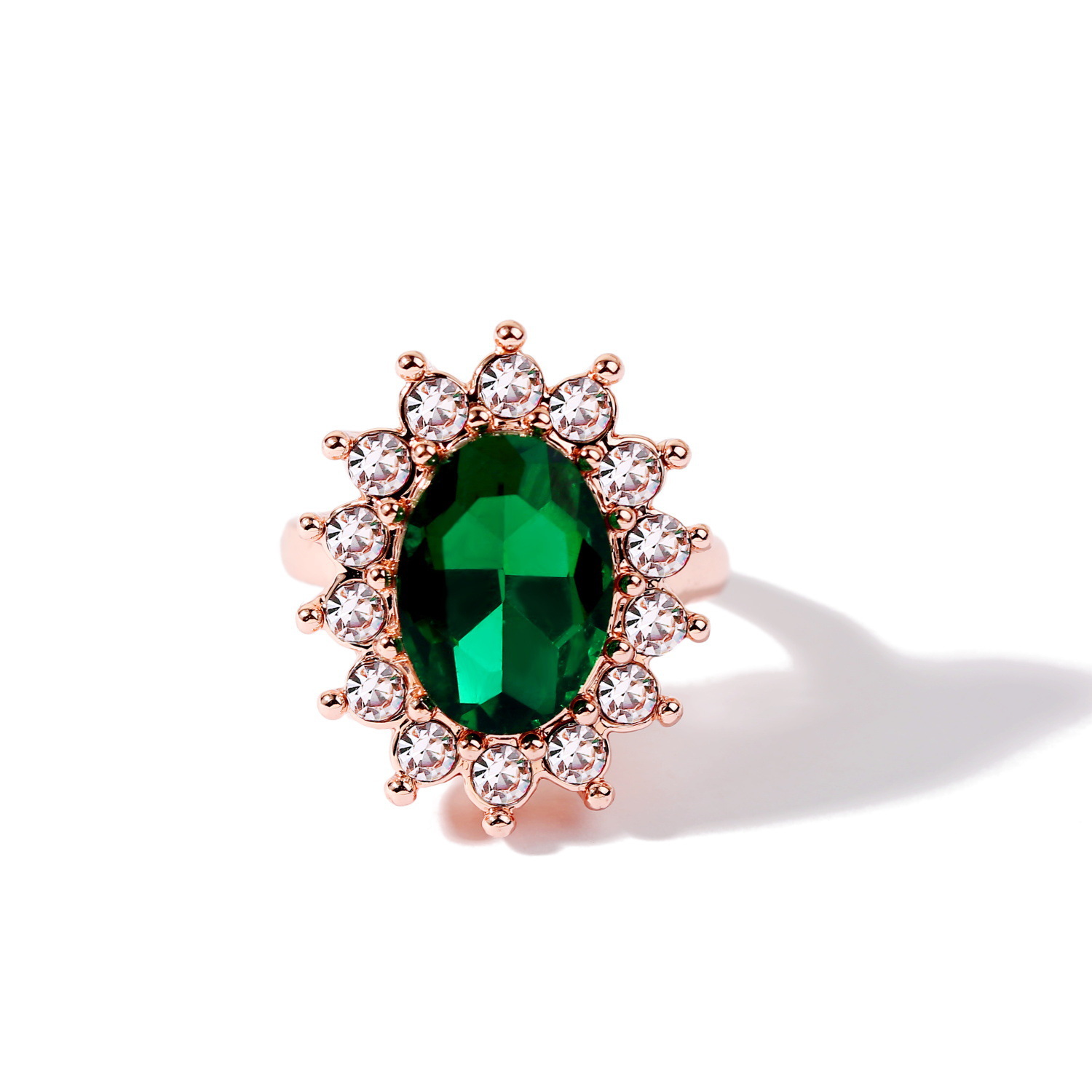 Fashion Inlaid Synthetic Emerald Ring Luxury Ladies Dinner Wholesale display picture 3