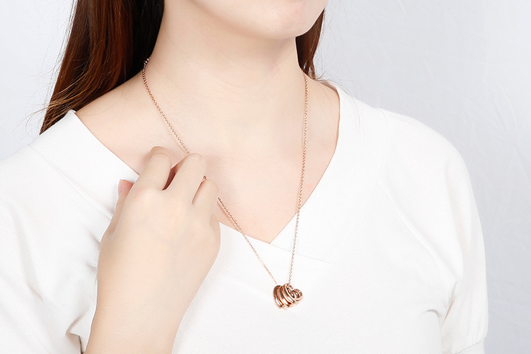 European and American new stainless steel heart-shaped peach heart necklace earrings jewelry set