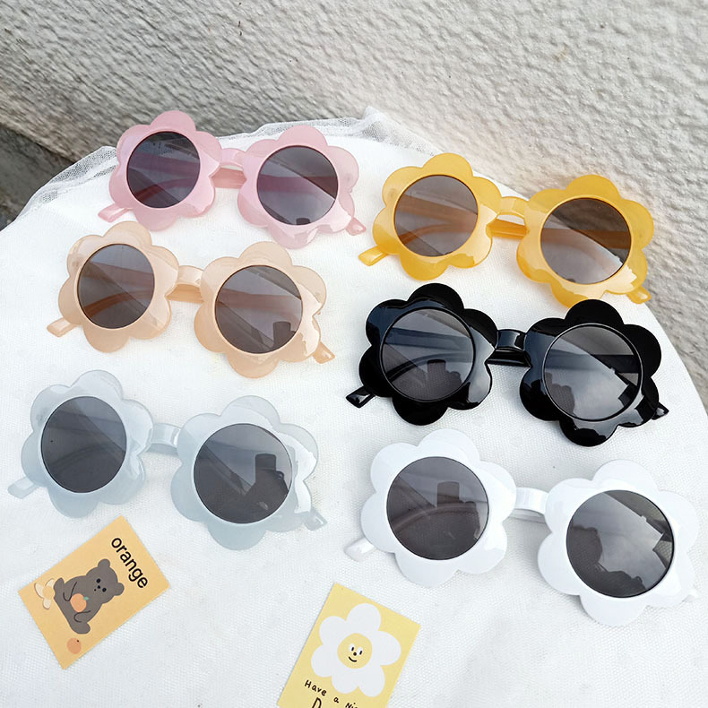 Baby Flower Sunglasses Children Decoration Sunglasses Tide Cute Young Children Sun Glasses  Wholesale Nihaojewelry display picture 1