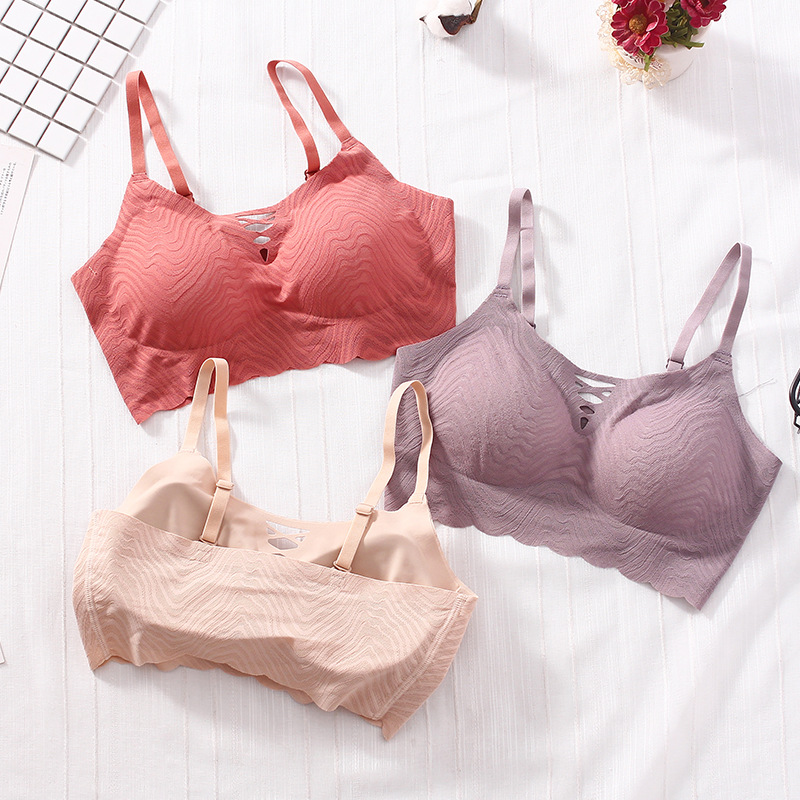 日本安心无痕舒眠内衣蕾丝花边镂空乳胶文胸运动透气无钢圈文胸|ru