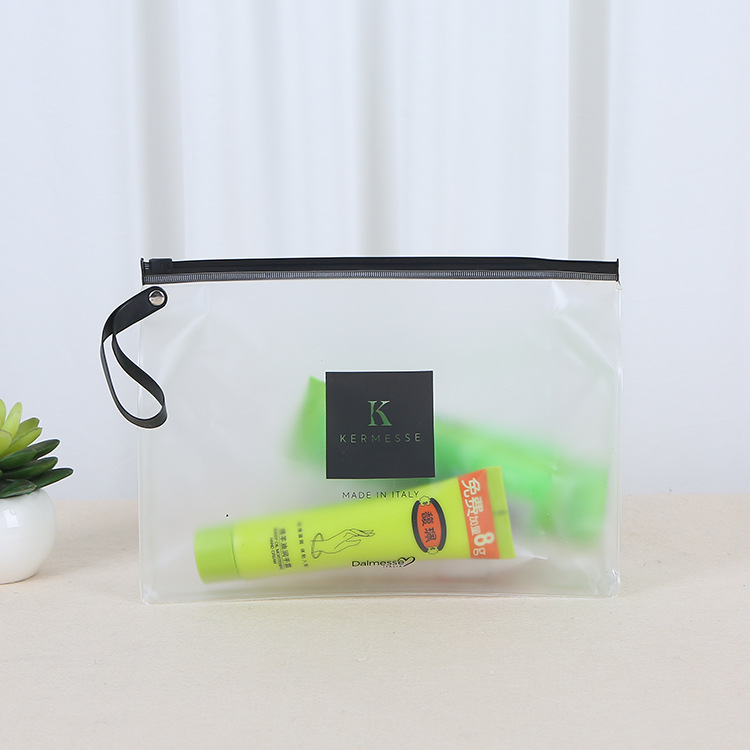 供应PVC折底拉链袋 PVC无齿拉链袋 PVC化妆品袋 pvc立体化妆品袋