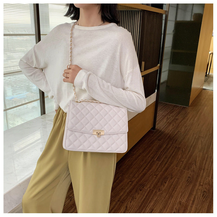 Autumn New Rhombus Quilted Flap Large-capacity Shoulder Embroidered Thread Chain Bag display picture 19