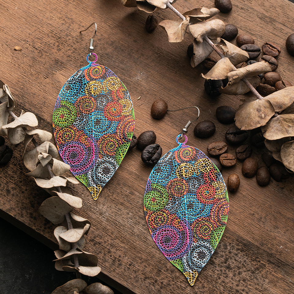 Retro Geometric Hollow Colored Earrings display picture 8