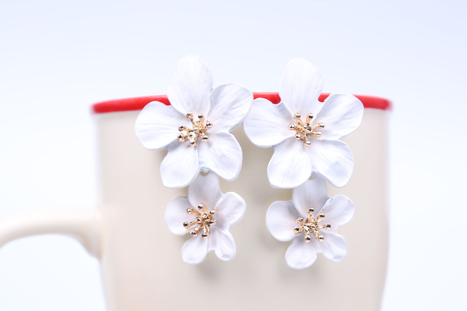 1 Pair Casual Simple Style Flower Stoving Varnish Alloy Drop Earrings display picture 11