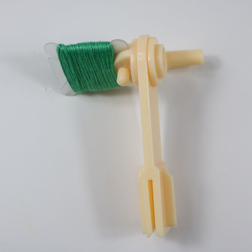 Hand Crank Spool Winder Sending Winding Plate Winder Mini Home Cross-Stitch Thread Winding Machine Hand Crank Spool Winder