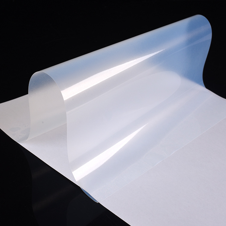 Los fabricantes suministran a prueba de agua PET adhesivo translúcido PET papel de etiqueta transparente de impresión láser de inyección de tinta