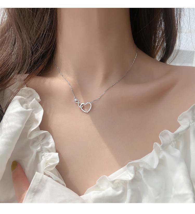 Sparkling diamond heart necklace