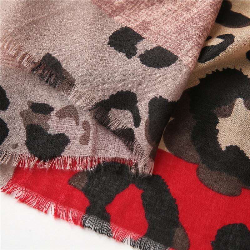 Korean Coffee Color Classic Leopard Scarf display picture 11