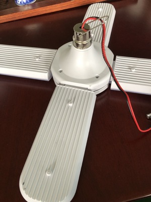 厂家批发直流低压12vled叶子灯折叠 12v地摊灯 夜市电瓶12V夹子线