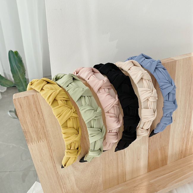 Korean Knotted Woven Fashion Folds Solid Color Wide-brimmed Cute Non-slip Headband  Wholesale display picture 2