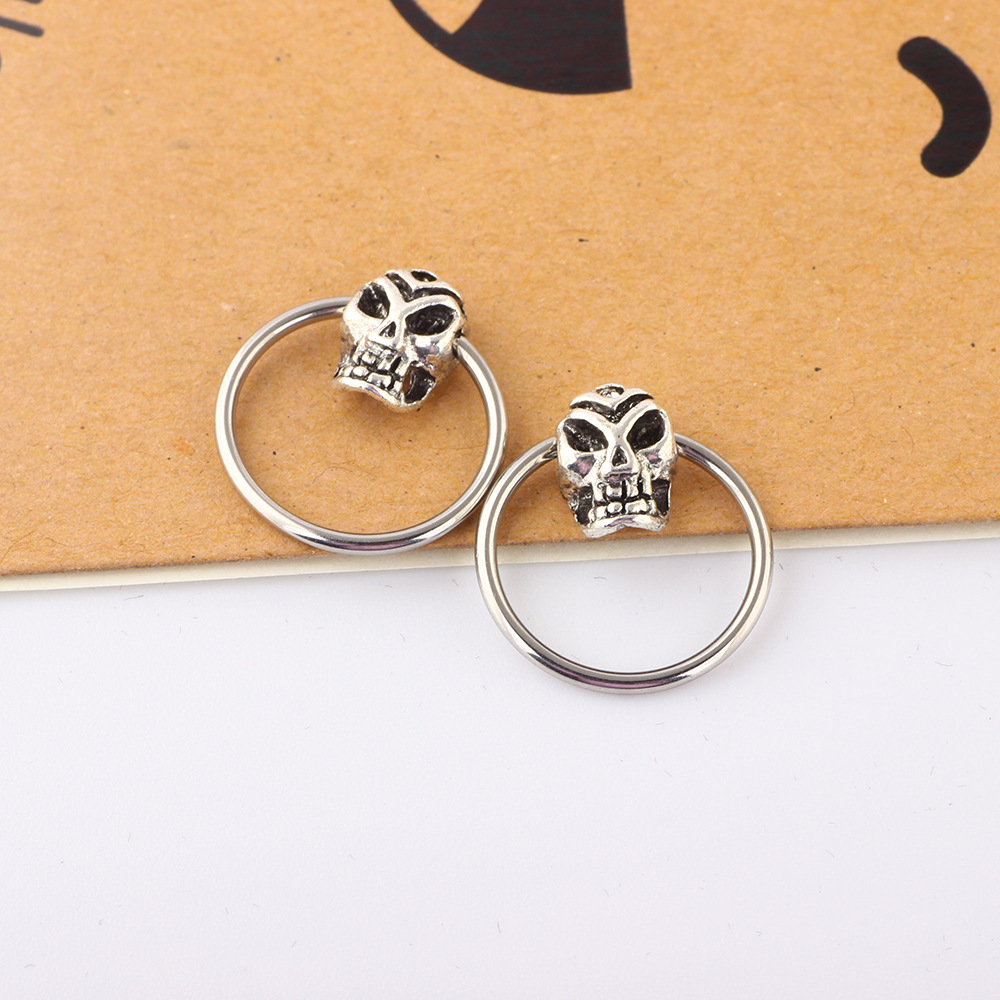 Pointed titanium steel lip stud product view