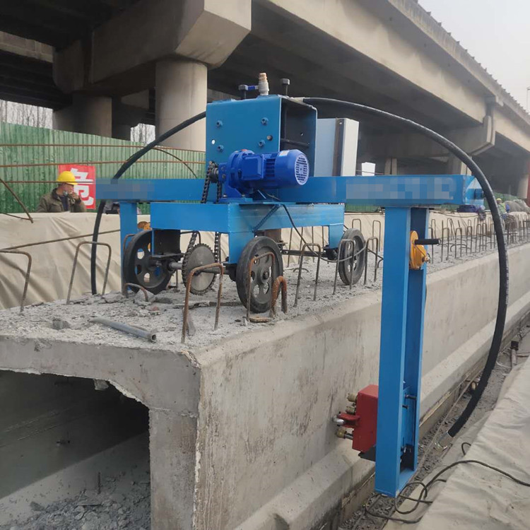 路邦机械空心板立面凿毛机空心板侧面打毛机   梁场空心板凿毛设