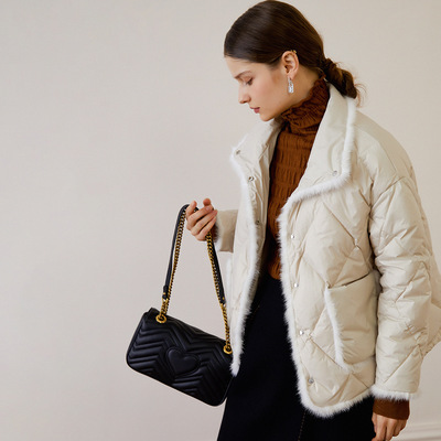 平湖批发品质水貂毛90白鸭绒轻便型羽绒服女2020冬季新款菱格外套|ru