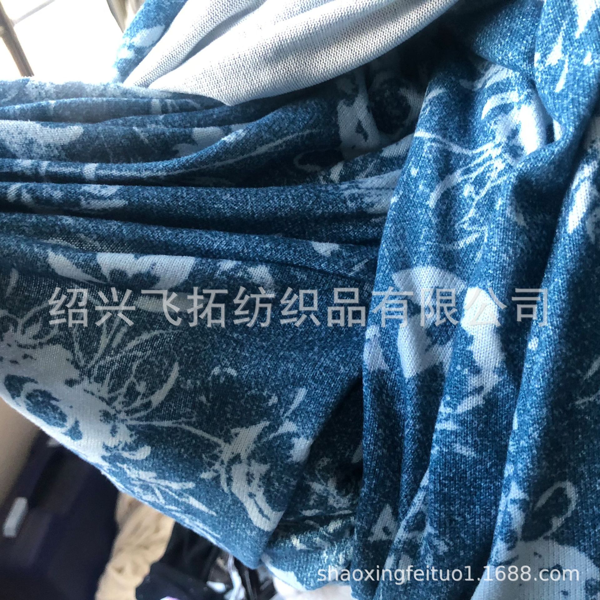 厂家直销针织95%涤纶5%氨纶粗针超柔HACCI 面料仿牛仔印花