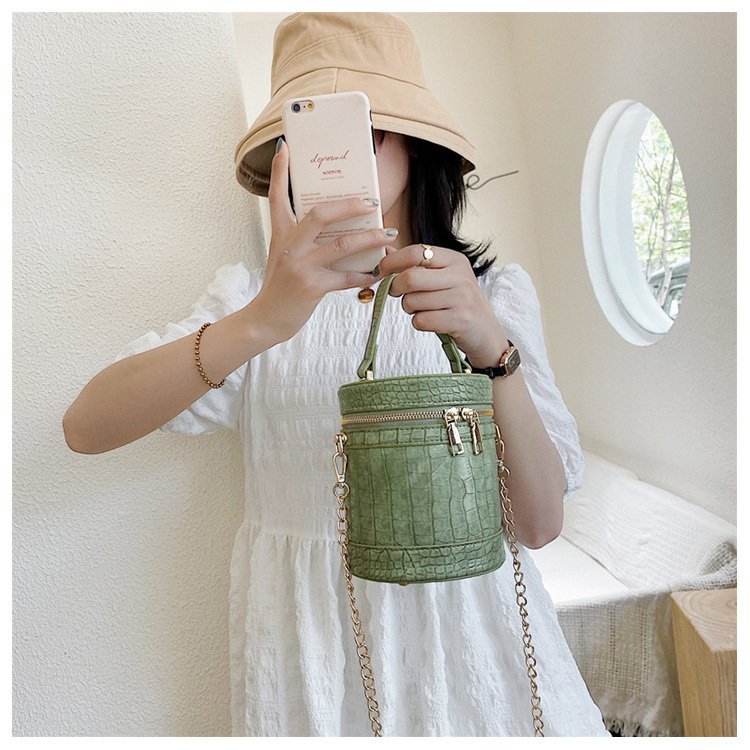 New Portable Crossbody Summer Texture Crocodile Pattern Chain Bucket Bag Wholesale display picture 10