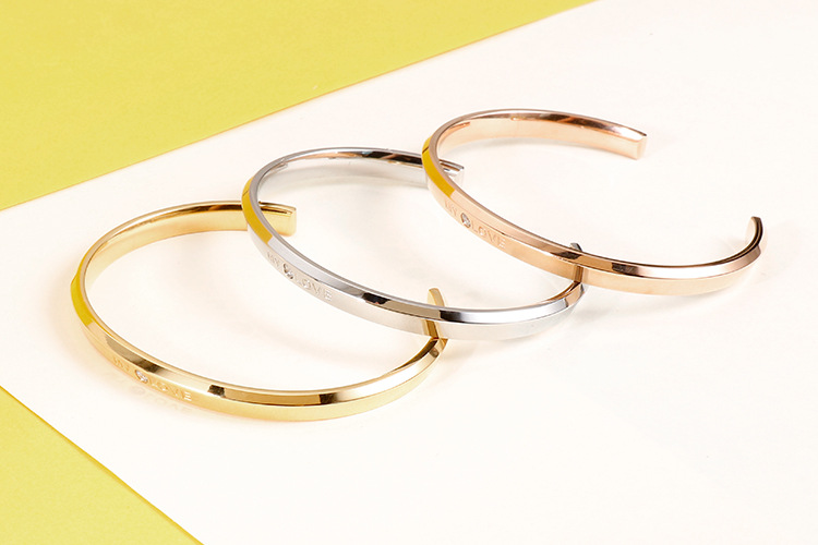 24g Weight Vacuum Plating Gold Plating Process 18K Gold Plated Plating Material Wedding, Travel Occasion Titanium Steel Material Women'S Gender Fashion Style Gold, Silver Color Fashion 18K Gold Plated Titanium Steel Wholesale 3
