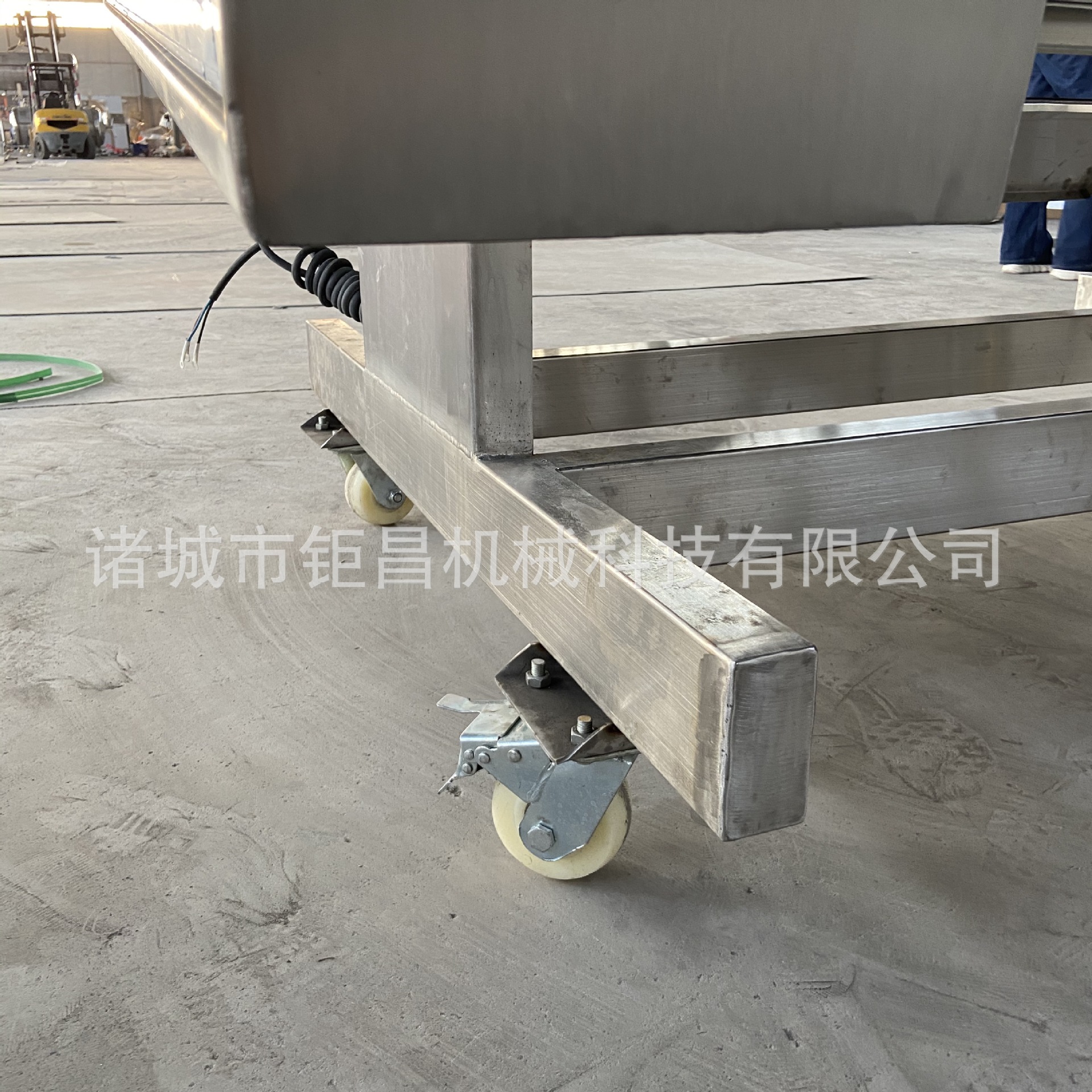 厂家供应滚动包装机 鸭脖滚动真空包装机 鸭翅烤肠连续真空包装机