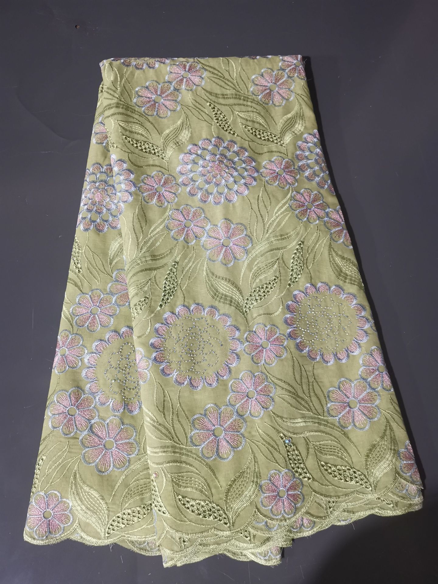 新款燙磚繡花布電腦刺繡棉布蕾絲面料SWISS voile lace