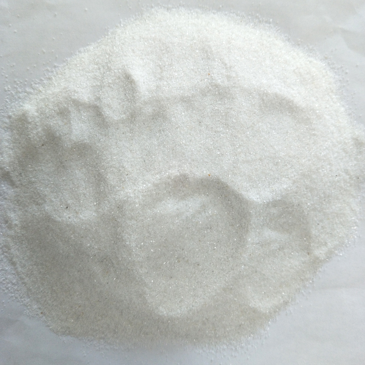 厂家销售优质雪花白砂 环氧地坪雪花白砂 儿童娱乐白云石砂