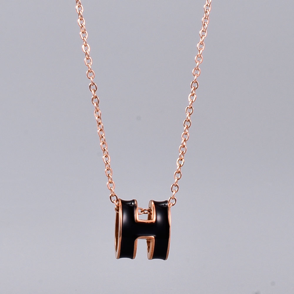 Nihaojewelry Fashion Three-dimensional H Letter Titanium Steel Necklace Wholesale Jewelry display picture 4