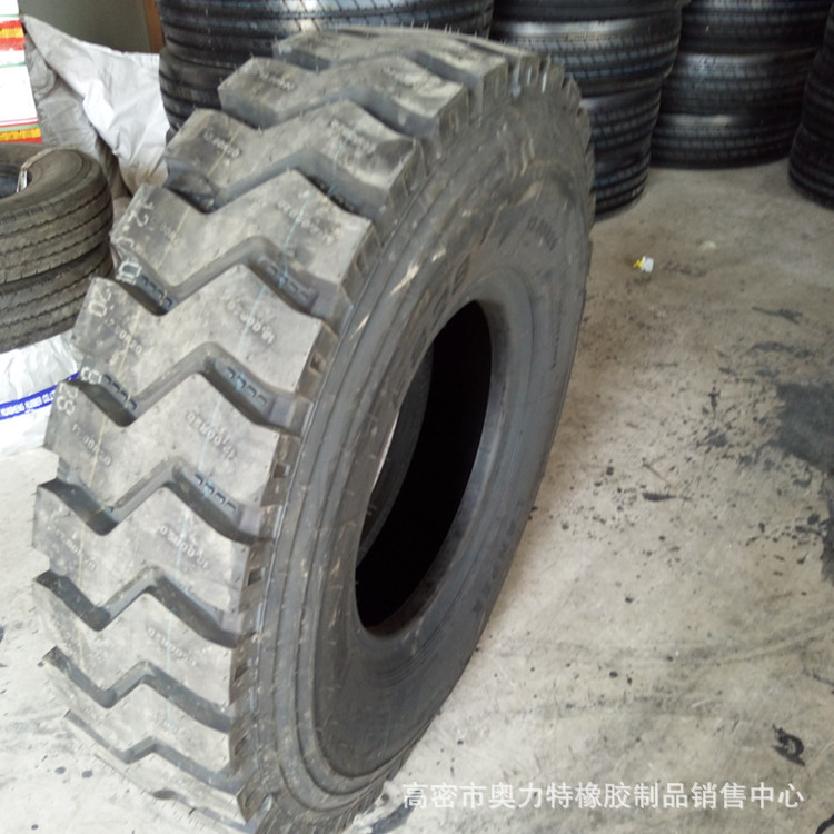 1200R20钢丝轮胎自卸车用矿山加深花纹 厂家供应1200R20