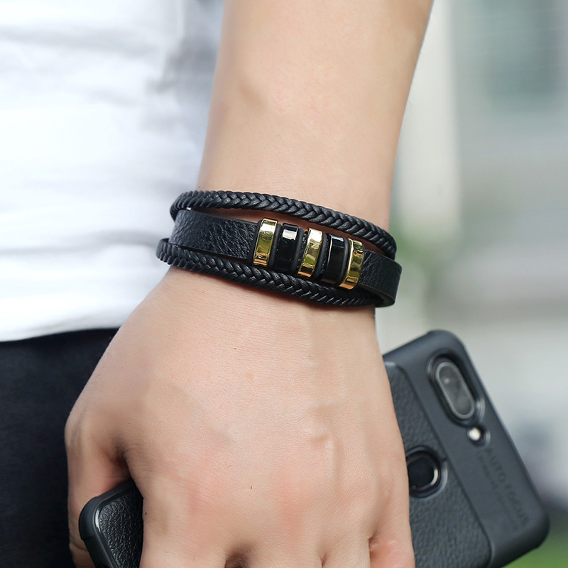 Fashion two-color stainless steel magnet buckle menu0027s leather bracelet simple bracelet