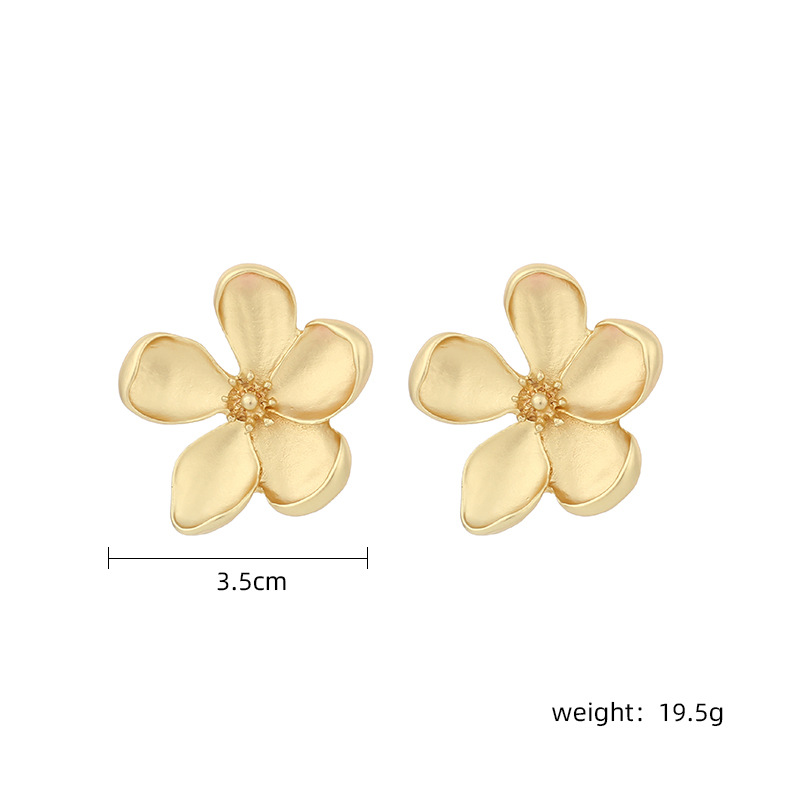 Fashion Three-dimensional Ear Accessories Golden Flower Earrings Matte Metal Fashion Petal Earrings Alloy Earrings Nihaojewelry display picture 1