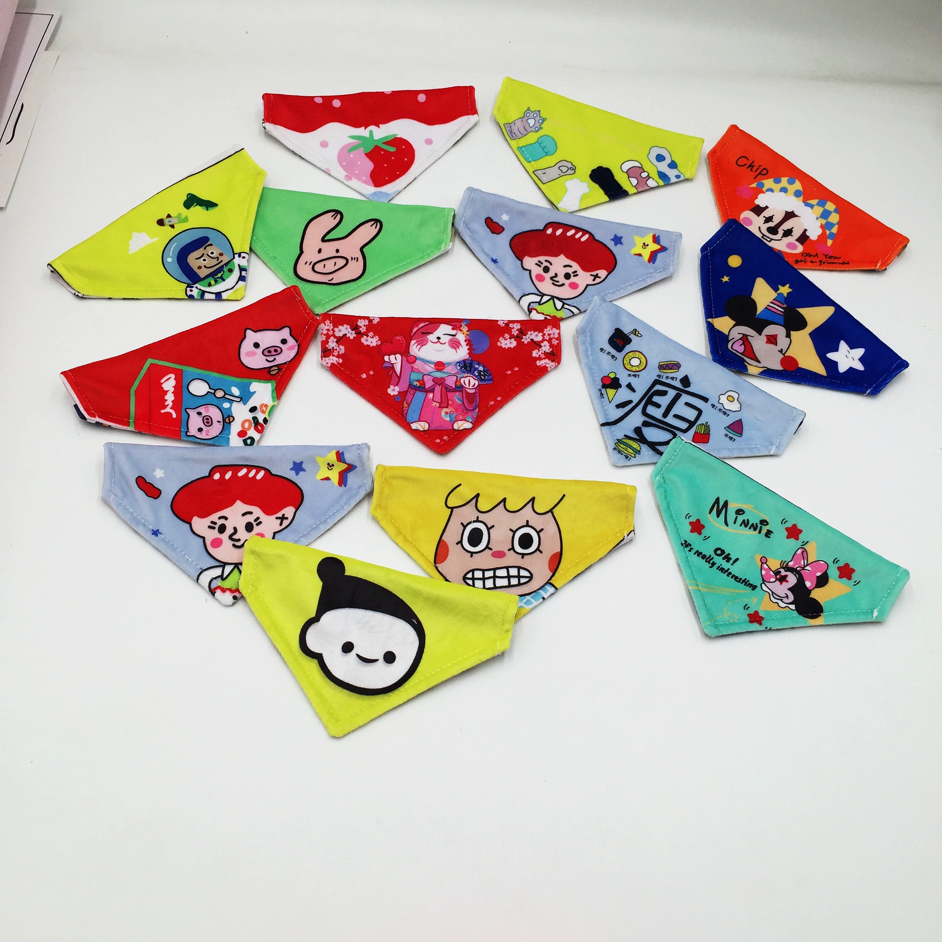 Кошка Тедди Маленькая Средняя Собака Шарф Собака Тапочки Треугольный Шарф Ювелирные Изделия Квадратный Шарф