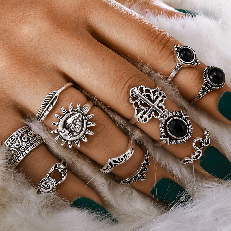 40g Weight Alloy Material Geometric Pattern Women'S Gender Plating Design Fashion Style Fashion Vintage Carved Sun Feather Cross Black Gem Ring 11 Piece Set Set 1