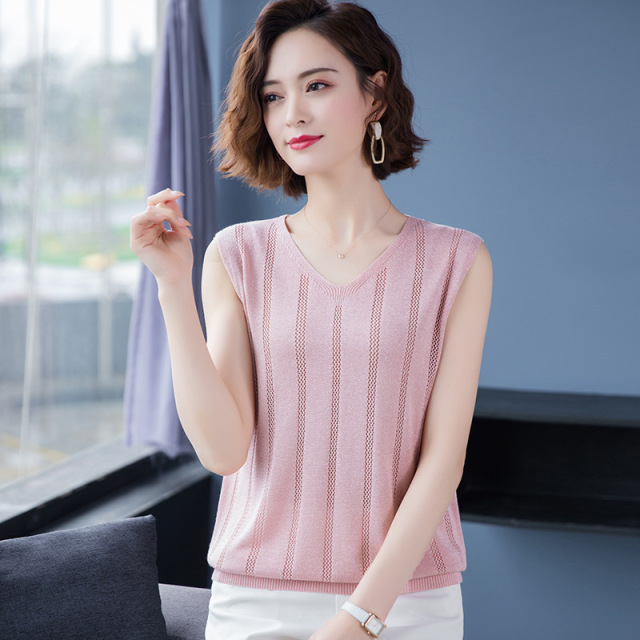 Ice silk suspender tank top for women’s wear in summer with all kinds of thin knitting bottoms and V-neck T-shirt sleeve