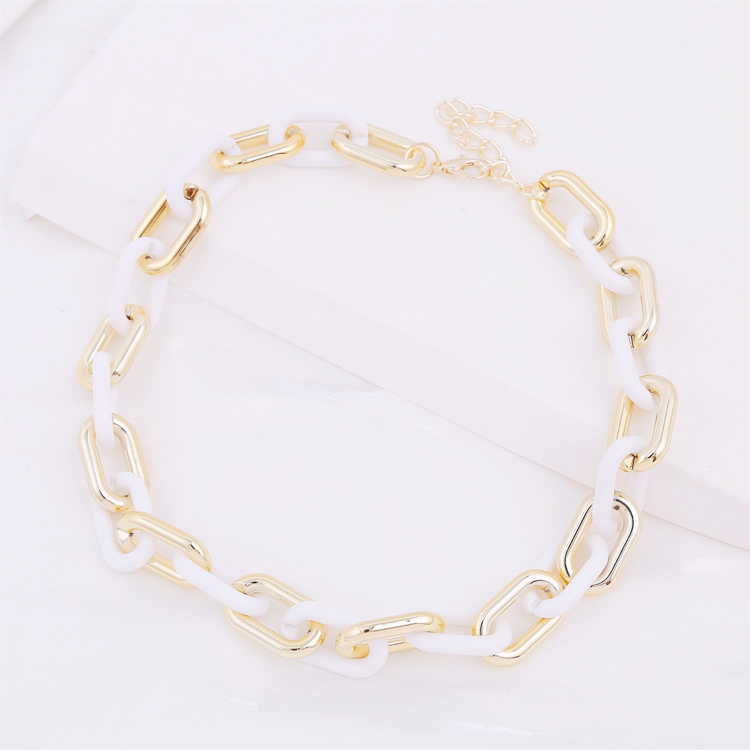 Retro Exaggerated Geometric Plastic Plating Women's Bracelets Necklace display picture 14