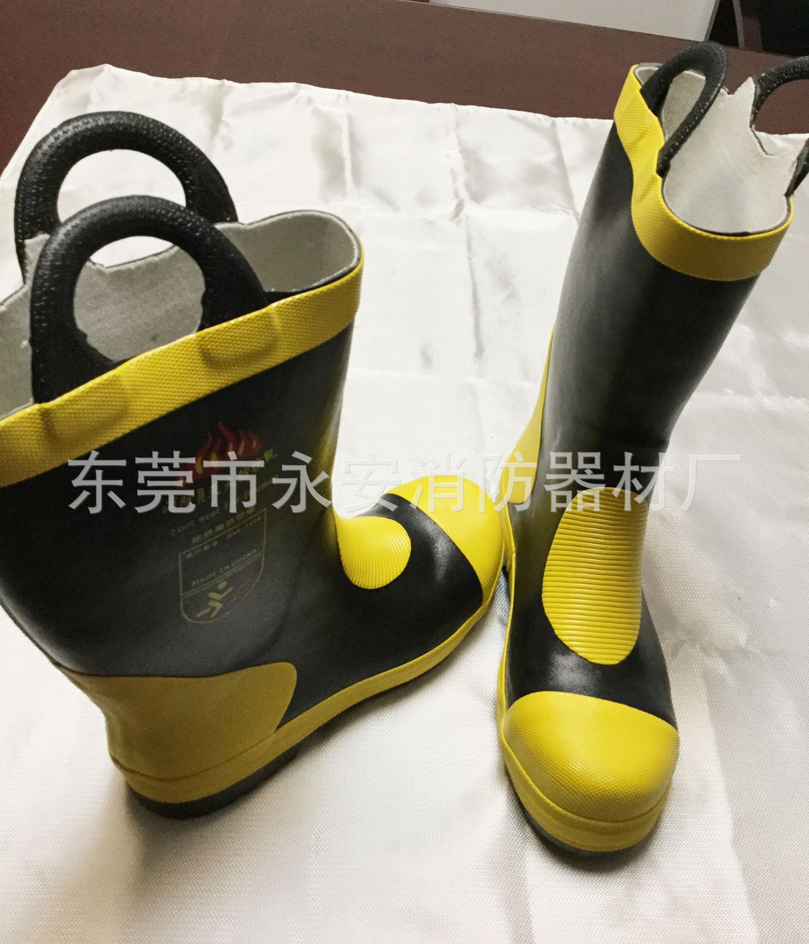 02款消防靴消防训练胶靴钢板鞋消防战斗防刺穿防护靴防砸水鞋