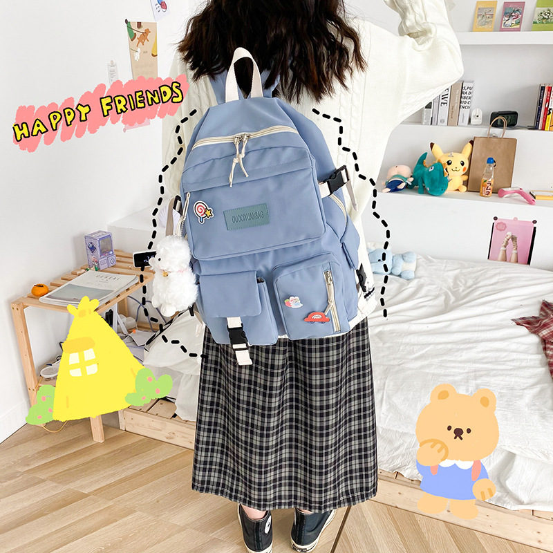 Étudiant Occasionnel A Frappé Le Sac D&#39;école De Couleur display picture 44