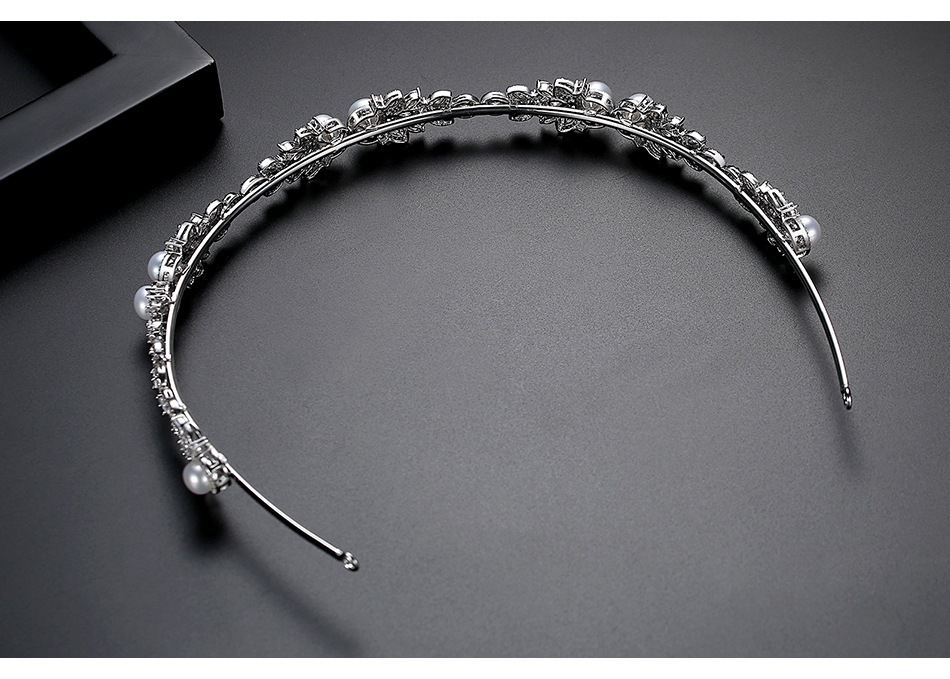 Fashion Bridal Banquet All-match Women's Pearl Hair Band Wholesale display picture 3