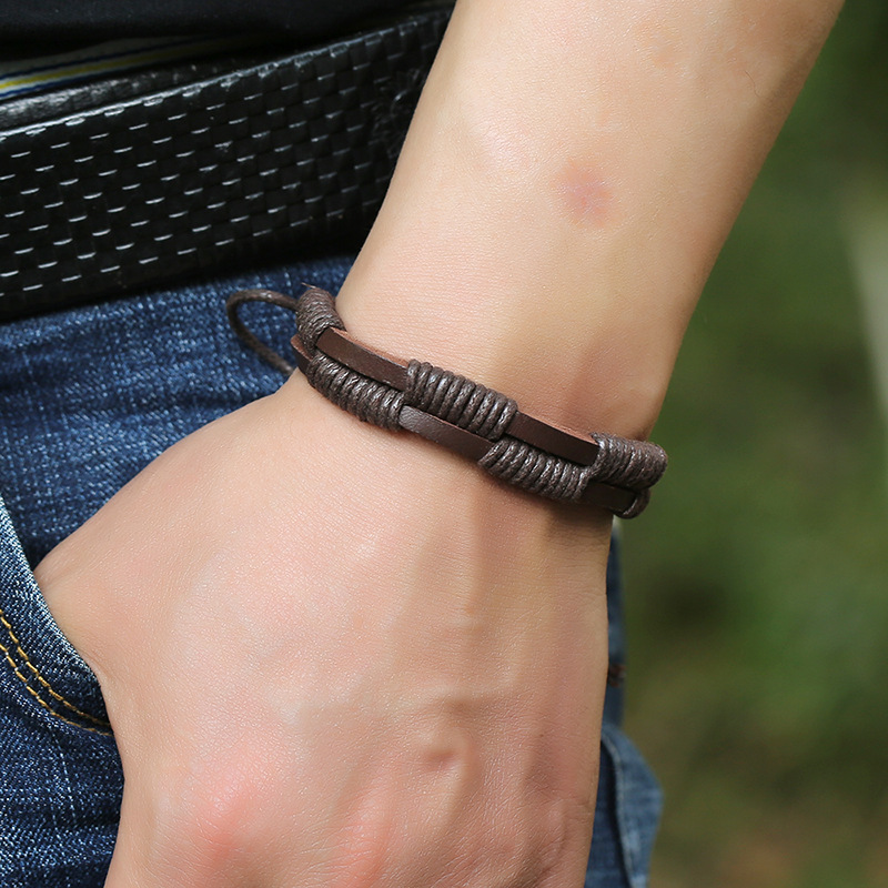 Simple Retro Woven Cowhide Bracelet display picture 7